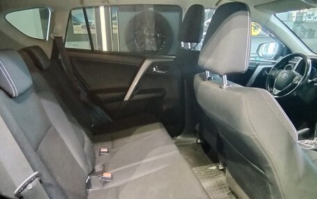 Toyota RAV4, 2019 год, 2 300 000 рублей, 9 фотография