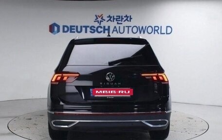 Volkswagen Tiguan II, 2021 год, 2 679 000 рублей, 4 фотография