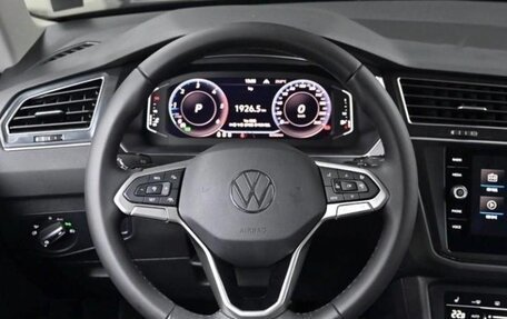 Volkswagen Tiguan II, 2021 год, 2 679 000 рублей, 13 фотография