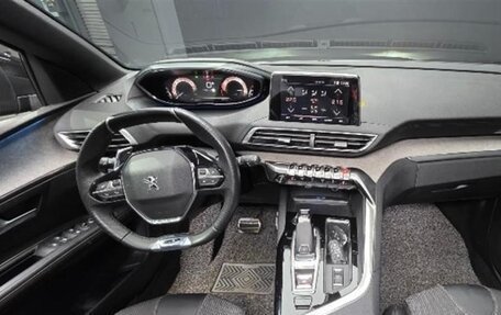 Peugeot 5008 II, 2022 год, 1 879 000 рублей, 7 фотография