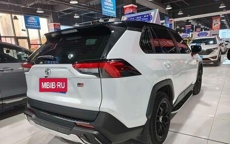 Toyota RAV4, 2022 год, 2 530 000 рублей, 4 фотография