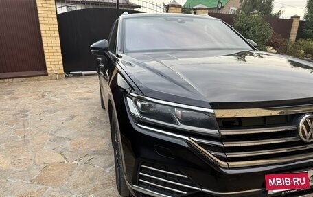 Volkswagen Touareg III, 2019 год, 5 500 000 рублей, 2 фотография