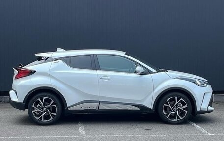 Toyota C-HR I рестайлинг, 2022 год, 1 969 000 рублей, 5 фотография