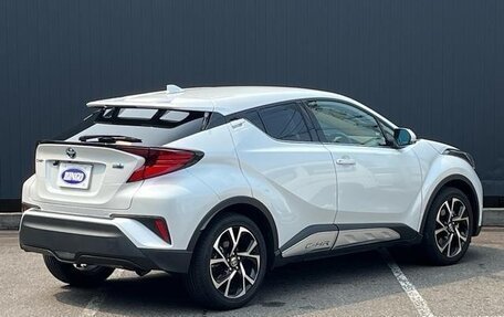 Toyota C-HR I рестайлинг, 2022 год, 1 969 000 рублей, 8 фотография