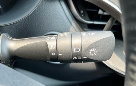 Toyota C-HR I рестайлинг, 2022 год, 1 969 000 рублей, 17 фотография