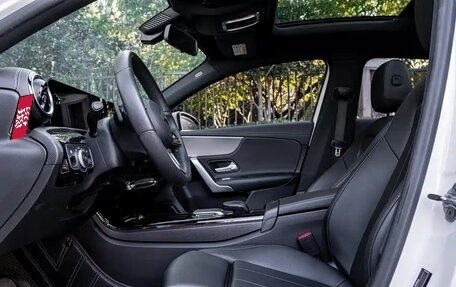 Mercedes-Benz A-Класс, 2021 год, 2 142 000 рублей, 7 фотография