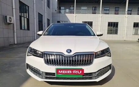 Skoda Superb III рестайлинг, 2021 год, 1 730 000 рублей, 2 фотография