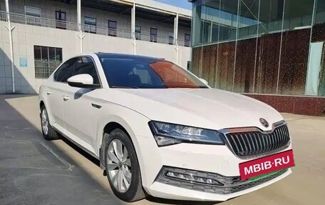 Skoda Superb III рестайлинг, 2021 год, 1 730 000 рублей, 3 фотография