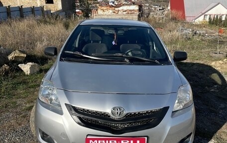 Toyota Yaris III рестайлинг, 2006 год, 600 000 рублей, 1 фотография