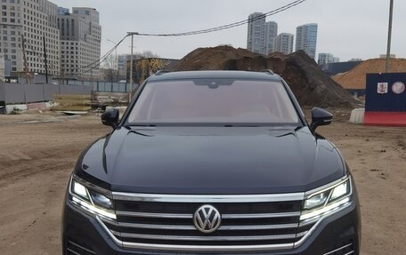 Volkswagen Touareg III, 2018 год, 5 500 000 рублей, 1 фотография