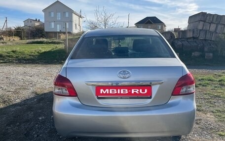 Toyota Yaris III рестайлинг, 2006 год, 600 000 рублей, 4 фотография