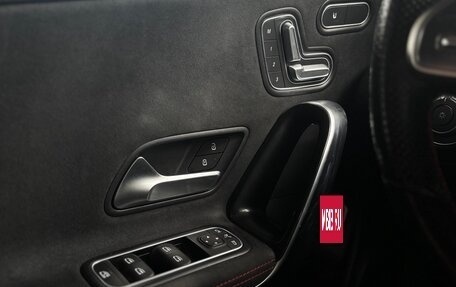 Mercedes-Benz CLA, 2019 год, 3 300 000 рублей, 13 фотография