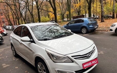 Hyundai Solaris II рестайлинг, 2016 год, 1 100 000 рублей, 2 фотография