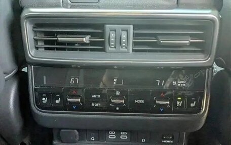 Lexus LX, 2024 год, 13 400 000 рублей, 12 фотография