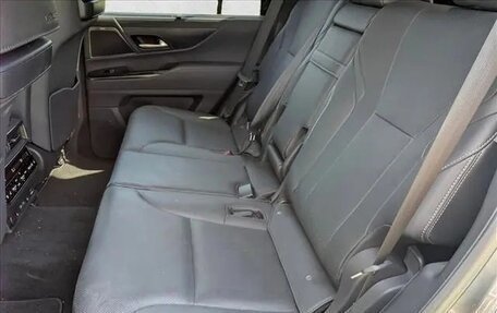 Lexus LX, 2024 год, 13 400 000 рублей, 15 фотография