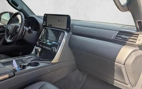 Lexus LX, 2024 год, 13 400 000 рублей, 18 фотография