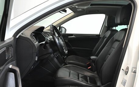 Volkswagen Tiguan II, 2018 год, 3 230 000 рублей, 10 фотография