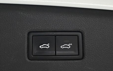 Volkswagen Tiguan II, 2018 год, 3 230 000 рублей, 14 фотография