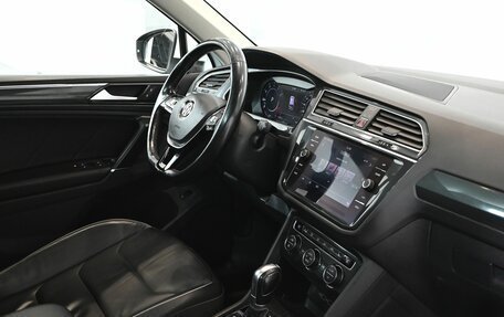 Volkswagen Tiguan II, 2018 год, 3 230 000 рублей, 15 фотография