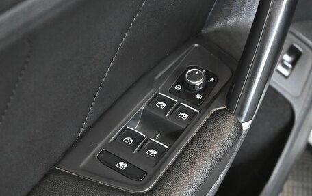 Volkswagen Tiguan II, 2018 год, 3 230 000 рублей, 19 фотография