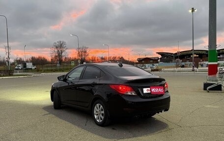 Hyundai Solaris II рестайлинг, 2012 год, 800 000 рублей, 3 фотография