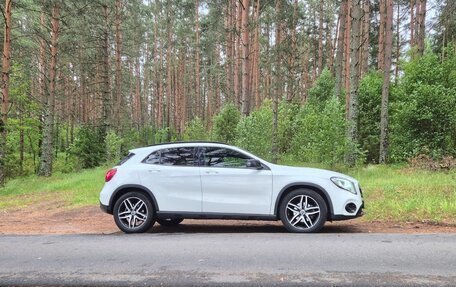 Mercedes-Benz GLA, 2019 год, 2 600 000 рублей, 4 фотография