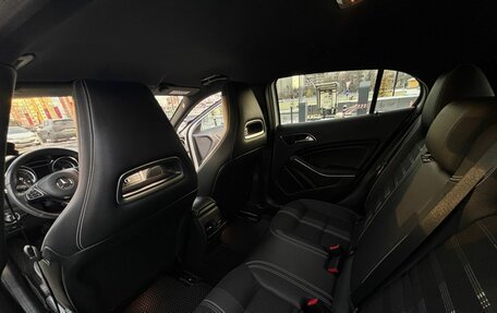 Mercedes-Benz GLA, 2019 год, 2 600 000 рублей, 13 фотография