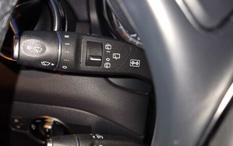 Mercedes-Benz GLA, 2019 год, 2 600 000 рублей, 19 фотография