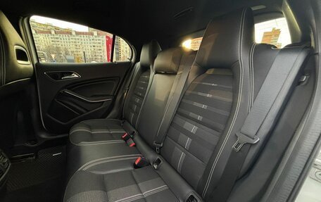 Mercedes-Benz GLA, 2019 год, 2 600 000 рублей, 15 фотография