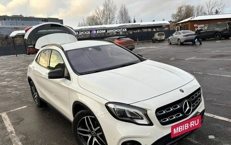 Mercedes-Benz GLA, 2019 год, 2 600 000 рублей, 10 фотография