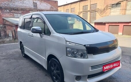 Toyota Voxy II, 2009 год, 1 410 000 рублей, 5 фотография