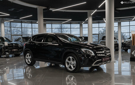 Mercedes-Benz GLA, 2018 год, 2 750 150 рублей, 2 фотография