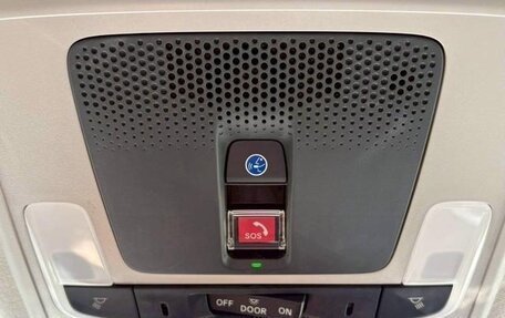 Honda Vezel, 2022 год, 2 350 000 рублей, 13 фотография