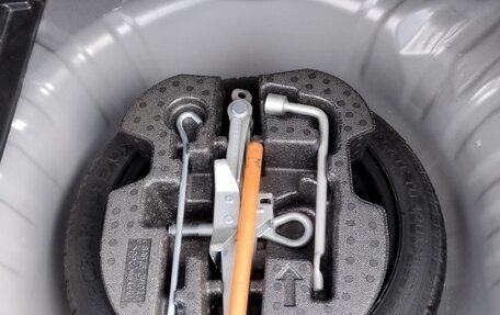 Nissan Note II рестайлинг, 2013 год, 900 000 рублей, 14 фотография