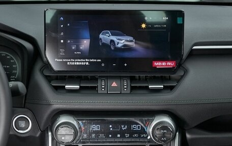 Toyota RAV4, 2025 год, 4 399 000 рублей, 22 фотография