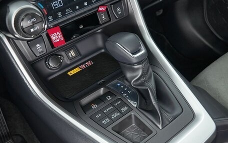 Toyota RAV4, 2025 год, 4 399 000 рублей, 24 фотография