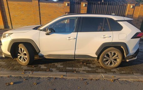 Toyota RAV4, 2024 год, 4 400 000 рублей, 7 фотография