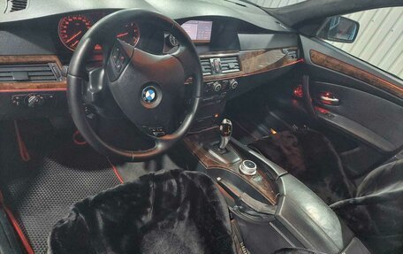 BMW 5 серия, 2008 год, 850 000 рублей, 2 фотография