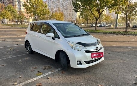 Toyota Ractis II, 2011 год, 890 000 рублей, 2 фотография