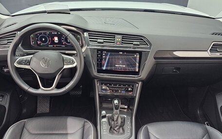 Volkswagen Tiguan II, 2022 год, 3 426 000 рублей, 7 фотография