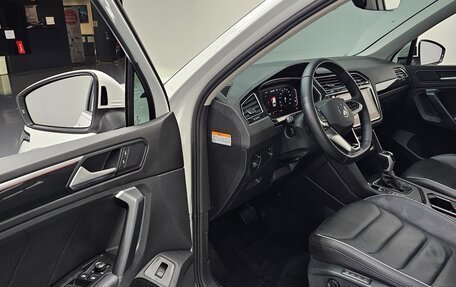 Volkswagen Tiguan II, 2022 год, 3 426 000 рублей, 11 фотография