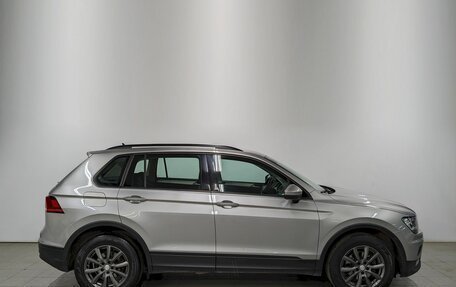 Volkswagen Tiguan II, 2019 год, 1 990 000 рублей, 4 фотография