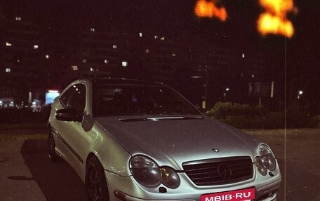 Mercedes-Benz C-Класс, 2001 год, 450 000 рублей, 1 фотография