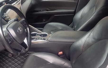 Toyota Camry, 2019 год, 3 400 000 рублей, 7 фотография