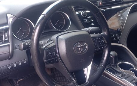 Toyota Camry, 2019 год, 3 400 000 рублей, 8 фотография