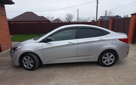 Hyundai Solaris II рестайлинг, 2015 год, 830 000 рублей, 4 фотография