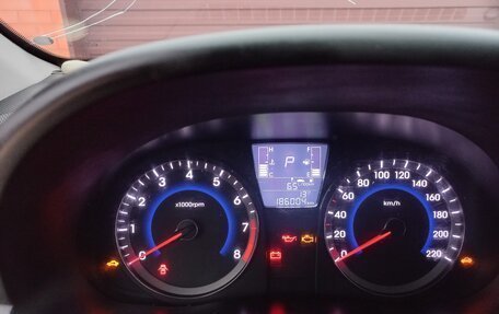 Hyundai Solaris II рестайлинг, 2015 год, 830 000 рублей, 13 фотография