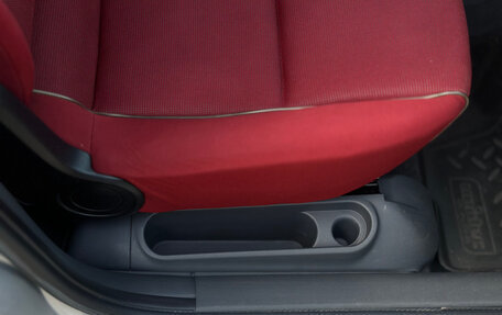 Mitsubishi Colt VI рестайлинг, 2006 год, 550 000 рублей, 16 фотография