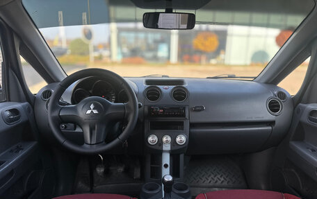 Mitsubishi Colt VI рестайлинг, 2006 год, 550 000 рублей, 15 фотография