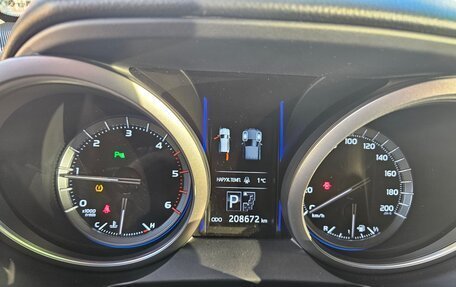 Toyota Land Cruiser Prado 150 рестайлинг 2, 2016 год, 3 400 000 рублей, 17 фотография